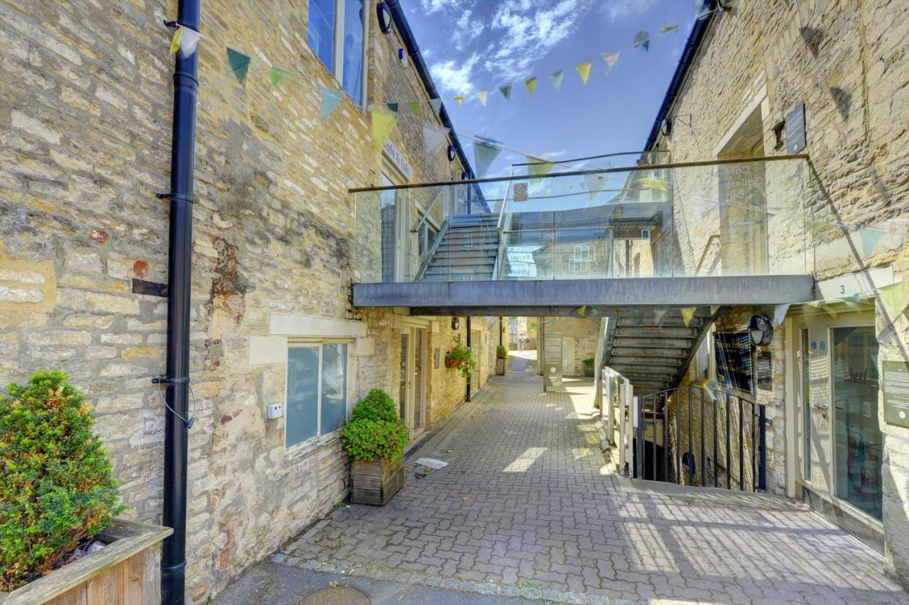 Corinium Lodge - Town Centre Apartment Cirencester Exteriör bild